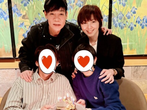 「親バカ最高」名倉潤、家族ショットで息子・娘の卒業を祝福！ 「パパママ最高」「理想の家族」