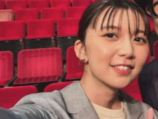 「顔近すぎー離れて」上白石萌歌、大物俳優との密着ツーショット！ 「なかよしなおふたりがステキ」