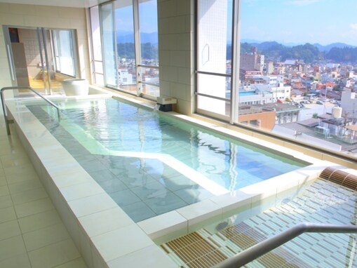 【岐阜県の人気ホテル】「スパホテルアルピナ飛騨高山」は最上階の展望露天風呂が魅力