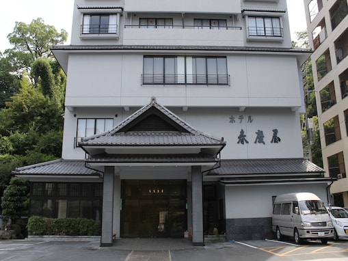 【武雄温泉の人気ホテル】「ホテル春慶屋」は100％かけ流しの展望露天風呂が自慢