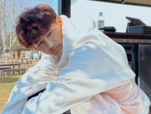 「パパに激似」紗栄子、18歳イケメン息子の成長ショットを公開！ 「小さい時から完成されてるお顔」