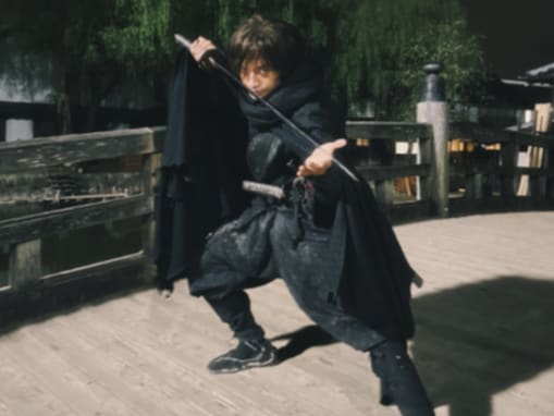 「健人くんのこんな姿が観られるなんて！」中島健人、ドラマオフショットに反響！ 「ビジュ好きすぎる」