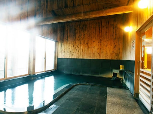 【宮城県の人気日帰り温泉】「青根温泉 じゃっぽの湯」は源泉100％掛け流しの公衆浴場。名湯ブレンドの湯でリラックス