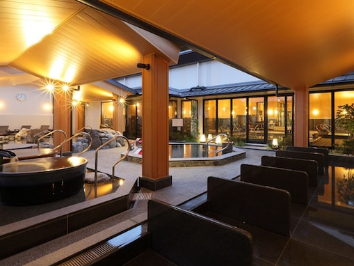 【岐阜県の人気日帰り温泉】「大垣天然温泉 湯の城」は広々とした浴場と2種類のロウリュウサウナが自慢の癒し空間。ナノ天然温泉でリラックス