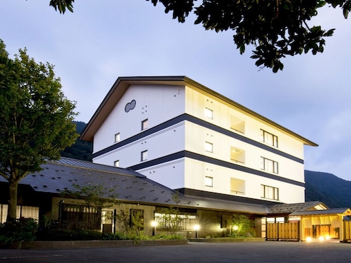 【楽天トラベルセール】「高見屋 最上川別邸 紅」が今だけ特別価格に！ 全室リバービューの絶景が自慢の宿【3月30日】