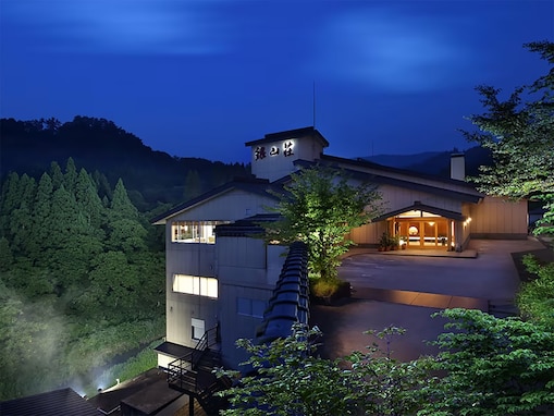 【山形県の人気ホテル】「銀山温泉 仙峡の宿 銀山荘」は絶景の露天寝湯と大正浪漫を満喫できる宿