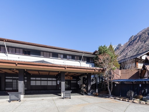 【楽天トラベル売れ筋1位】「深山桜庵別館 湯めぐりの宿 平湯館」が選ばれる理由