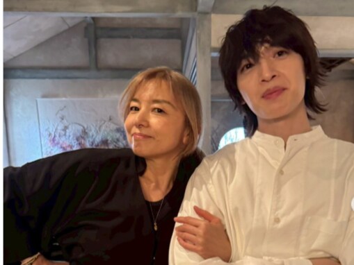 「なんて素敵な親子」山口智子、玉森裕太との“親子”ショット公開「照れてる玉森くん可愛い」「相変わらずきれい」