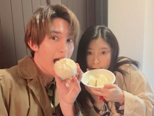 「ジェシーと一緒に」篠原涼子、SixTONESジェシーとのオフショット公開「こういう時間、好き。頑張るぞ～」