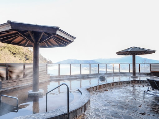 【福岡県の人気スーパー銭湯】「筑紫野 天拝の郷」は絶景と本格サウナが自慢の施設。天然温泉「天拝の湯」でリラックス