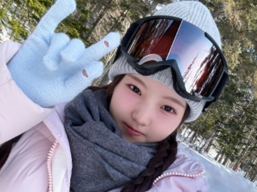 「顔が不安そうすぎるww」本田真凜、“人生初スキー”ショットに反響！ 「この表情は初めて見ました」
