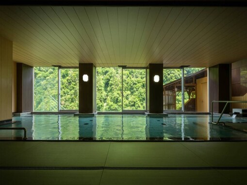 【楽天トラベル春夏フェア】福島県「会津芦ノ牧温泉 芦ノ牧グランドホテル」が最大21％オフ！ 渓流のせせらぎに癒される温泉宿【4月4日】