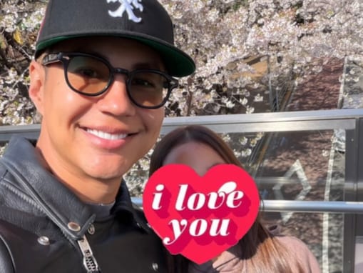 「美男美女親子」ユージ、“次女とお散歩デート”公開「カッコイイ父さんだよなぁ」「パパにそっくり」