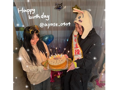 「最高峰にいい画像」YOASOBI・幾田りら、Ayaseとの誕生日ショット！ 「仲良し～」「2人ともかわいい」