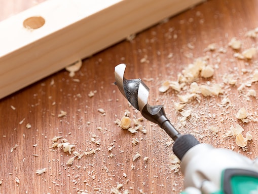 「初心者でも扱いやすい」と口コミでも高評価。DIY初心者の40代女性が選んだインパクトドライバーは