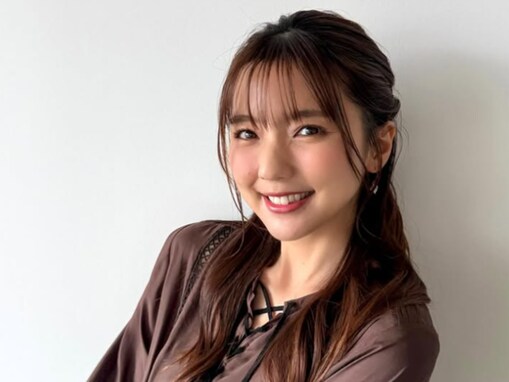 「岳くんといつまでもお幸せに」プロサッカー選手の妻、35歳誕生日ショット！ 「いくつになっても可愛い」