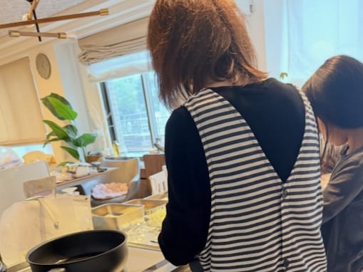 「素敵な家族」木下優樹菜、母の手料理＆誕生日祝いショット公開「美味しそう」「お母様、幸せですね」