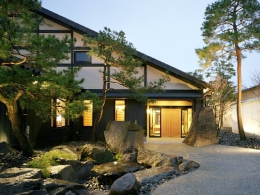 【富山県の人気スーパー銭湯】「満天の湯 富山店」はすべてが露天風呂感覚の施設。バリエーション豊かなお風呂でリラックス