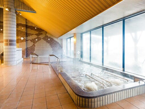 【山形県の人気スーパー銭湯】「あったまりランド深堀」はメタケイ酸豊富な美肌の湯が自慢。広々とした50畳の大浴場でリラックス