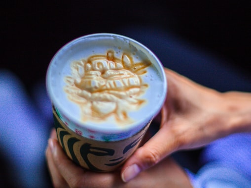 【スタバ】キャラメル マキアートが進化して登場！ 「なにこれ楽しみすぎる！」「めっちゃ美味しそう」