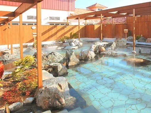 【鳥取県の人気日帰り温泉】「日帰り温泉 オーシャン」は中国地方最大級の露天風呂がある施設。源泉かけ流しの湯でリラックス