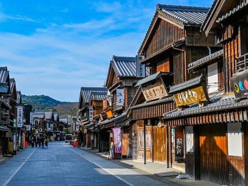 春に行きたいと思う「三重県の旅行先」ランキング！ 2位「おかげ横丁」を抑えた1位は？【2026年調査】