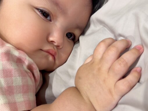「これ以上言葉がない」川崎希のモデル夫、“ムチムチ”赤ちゃんの姿を公開「口元可愛い」「Maxに可愛い」