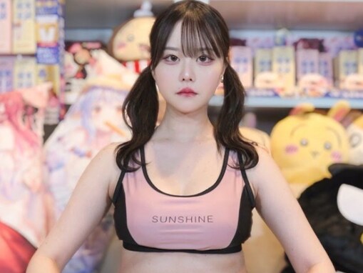 「許されないレベルまで腹が出た」整形アイドル、ダイエット宣言！ 近影に「顔と二の腕足が細いのすごい！」の声