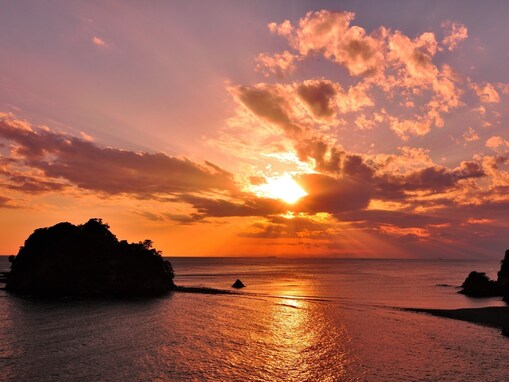 【静岡県】夕陽と絶景に癒やされる。西伊豆・浜名湖の温泉地3選【堂ヶ島・弓ヶ浜・三ヶ日】
