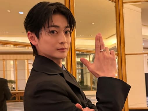 「黒スーツビジュ最強」高橋文哉、『サカモトデイズ』イベントオフショット！ 「かっこよすぎて叫びました」