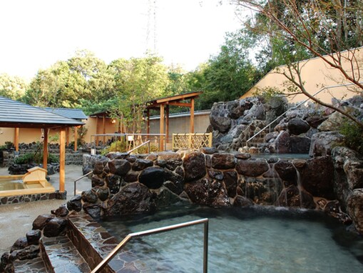 【愛知県の人気スーパー銭湯】「みどり楽の湯」は四季を感じる大自然露天風呂が魅力。ナノ水と天然温泉でリラックス