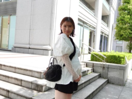 「だいぶお腹がパンパンに」西野未姫、臨月とは思えない美脚に反響「スタイル良すぎる」「足細いー！」