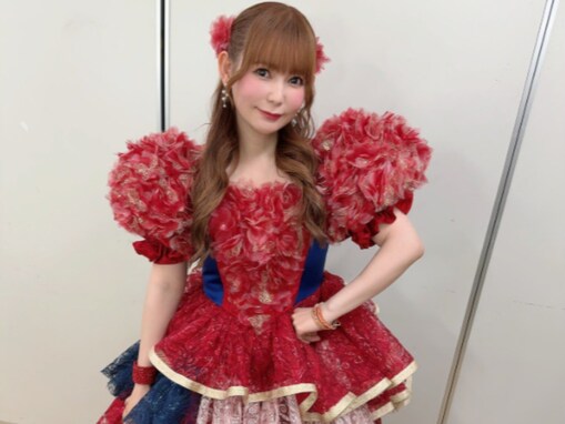 「爆速で痩せててすごい」中川翔子、“痩せて見える衣装”姿を披露！ 「産後なのにずっと可愛くて」
