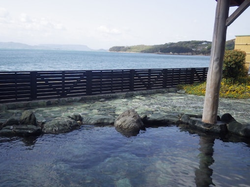 【香川県の人気日帰り温泉】「オリーブ温泉満天の湯」は瀬戸内海を一望できる施設。14種類のお風呂でリラックス