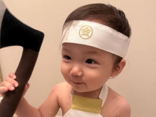 人気YouTuber、息子の最新ショットに「成長感じて涙」の声！ 「可愛いとイケメンが渋滞」「たまらん」