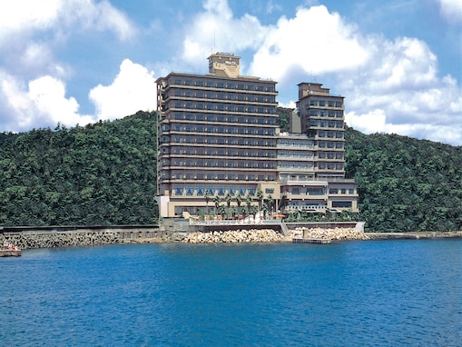 【楽天トラベル売れ筋1位】兵庫県「洲本温泉 ホテルニューアワジ ＜淡路島＞」は三熊山と紀淡海峡を望む絶景リゾート【5月17日】