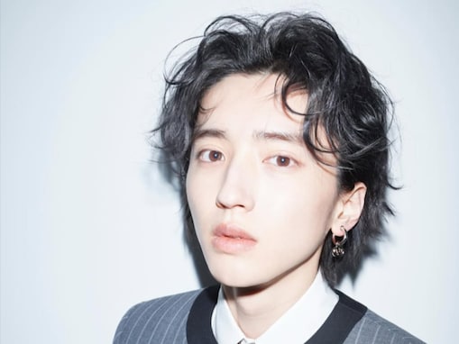 「一旦、ルーブル美術館辺りに飾りに行こう」道枝駿佑、雑誌のアザーカットに「メーター振り切れそう」
