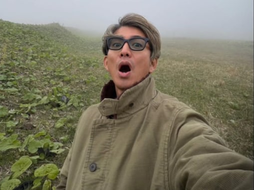 木村拓哉、“濃霧注意報が出る状況の中でも”イケメンすぎる自撮りショット！ 「スタッフには本当に感謝」