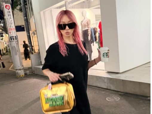「妊婦と思えないほどの細さ」倖田來未、夜の街を歩くプライベートショット公開「原宿じゃないですか」