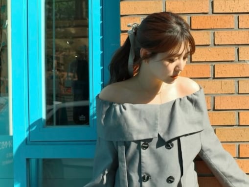 人気モデル、韓国で肩出しの美脚ショット公開！ 「ほとんど知られていないが、脚が長くてとても美しい」
