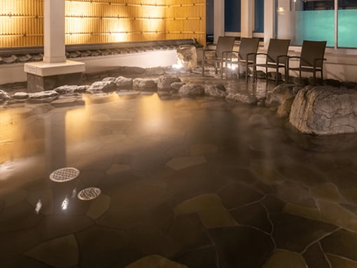 【滋賀県の人気健康ランド】「大津温泉 おふろcaféびわこ座」はラドンを含む天然温泉と大衆演劇が楽しめる施設。充実のサウナや泥パックでリラックス