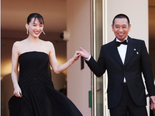 「大吾、緊張してんな！」綾瀬はるか＆千鳥・大悟との手つなぎショットに「照れ顔が良い」「素敵」の声