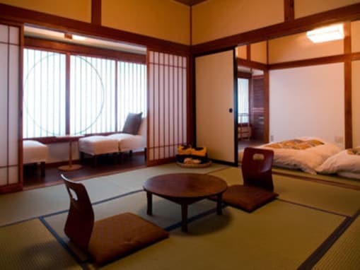 【肘折温泉の人気ホテル】「肘折温泉 丸屋」はレトロモダンな空間と極上のお湯が魅力の宿