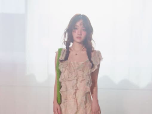 「誰かと思った！」谷まりあ、色っぽモデルショットに反響「めちゃくちゃお姉さん」「美の女神でしかない」