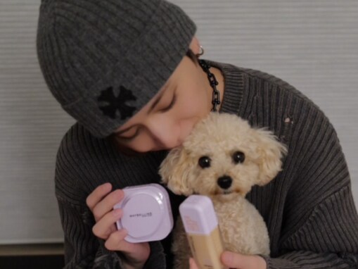「飼い主に似過ぎてる」山田涼介、愛犬との密着ツーショットに反響！「お顔が天才」「来世は犬になりたい」