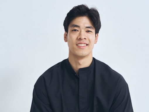「めっちゃ驚いた」バレー男子日本代表、結婚を発表！ 愛犬との近影ショットも「あまりにも突然でビックリ」