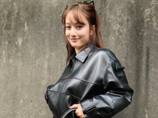 「爆美女すぎる」谷まりあ、ミニスカから圧巻の美脚を披露！ 「可愛いすぎるし美脚すぎる」