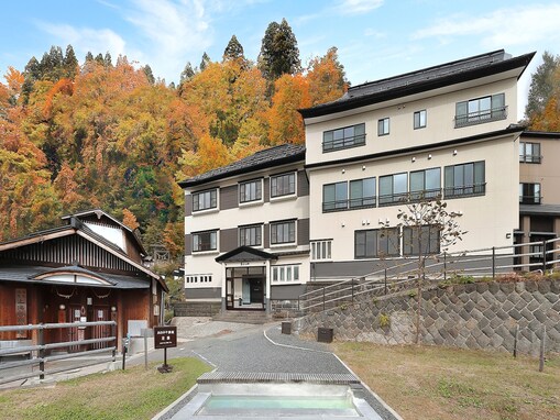 【山形県の温泉地】非日常の贅沢を味わう。高い満足度が話題の「一度は泊まりたいホテル」3選【蔵王温泉・銀山温泉】