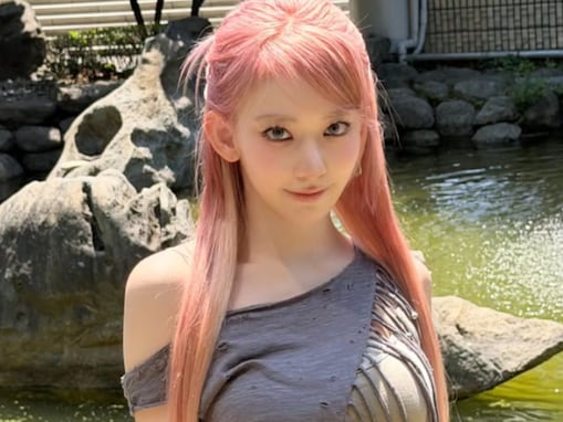 「ウエスト細っ」宮脇咲良、へそ丸出し圧巻スタイル公開！ 「ピンクは似合いすぎてて本当に妖精みたい」