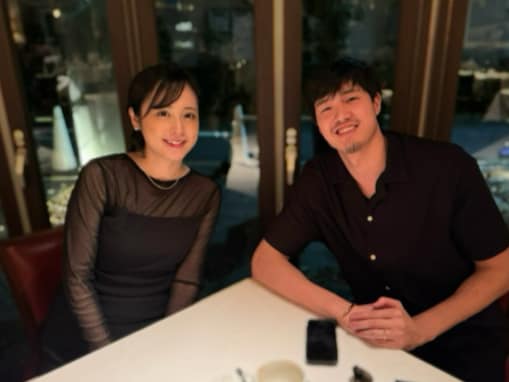久慈暁子＆バスケ渡邊雄太、結婚4周年の夫婦ショットに反響「体型を昔と変わらず維持してるのはすごい」